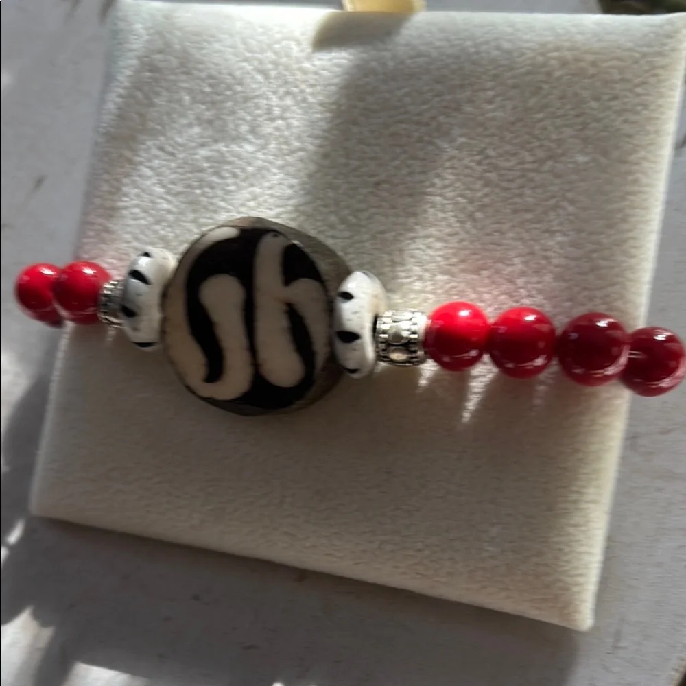 Hand crafted Elegant Red Beaded Bracelet